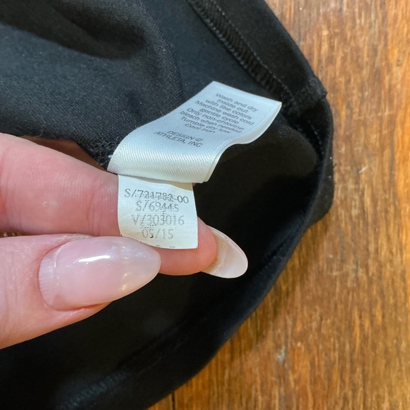 Athleta En Route Fit & Flare Black Dress Women’s Size Small Short Sleeve - Picture 7 of 9